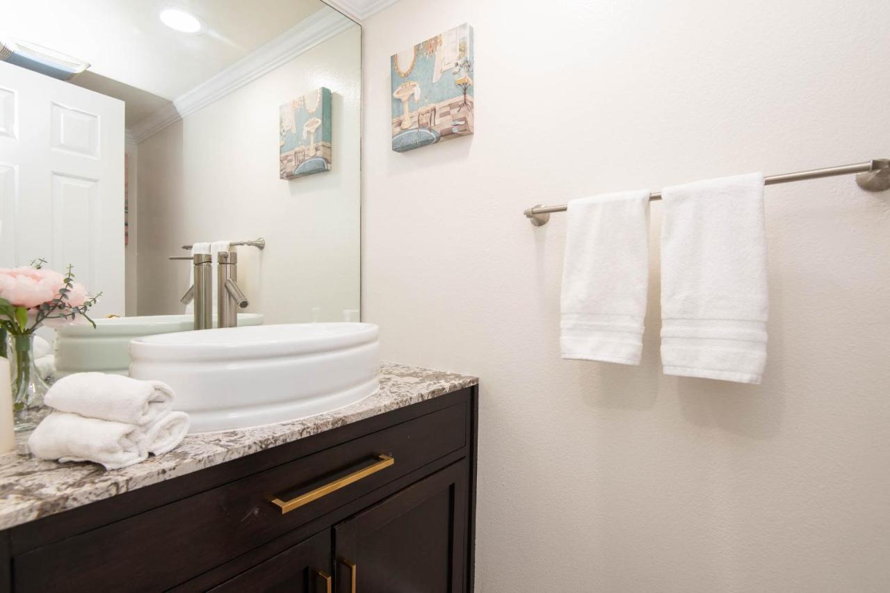Spacious 2br/2.5ba + Game *