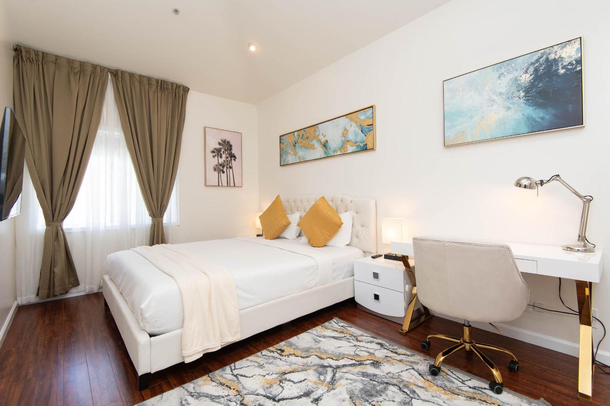 Spacious 2br/2.5ba + Game Apartment