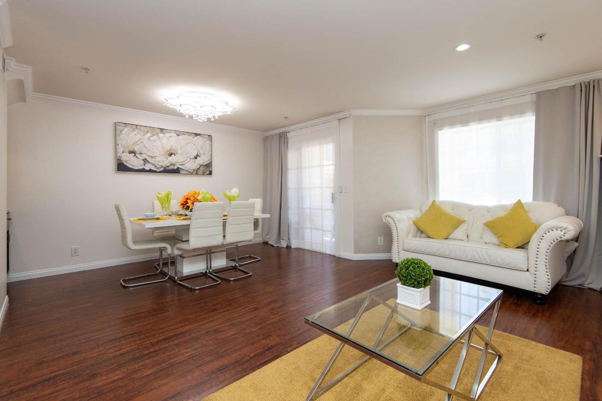 Spacious 2br/2.5ba + Game