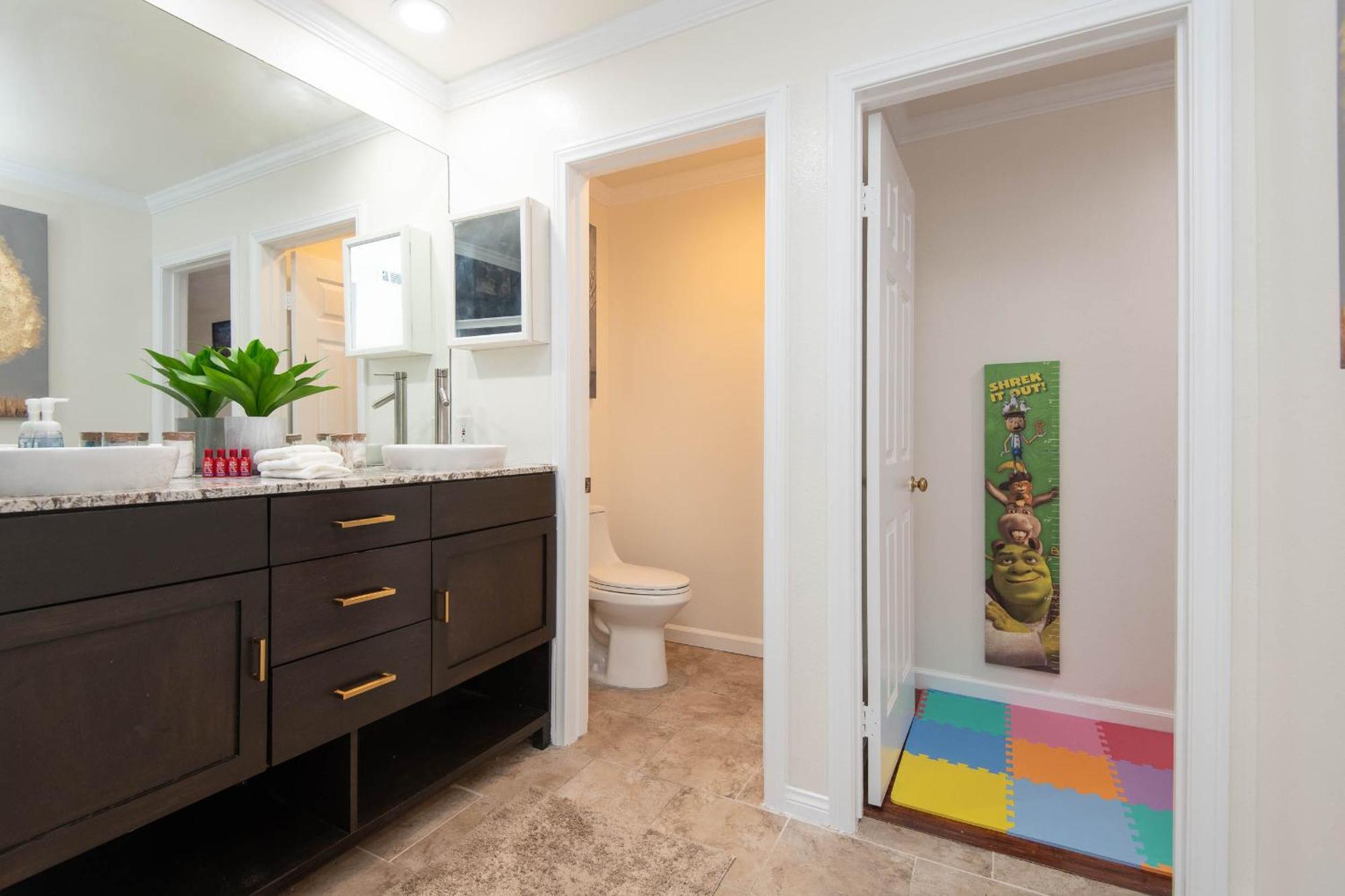 Spacious 2br/2.5ba + Game *