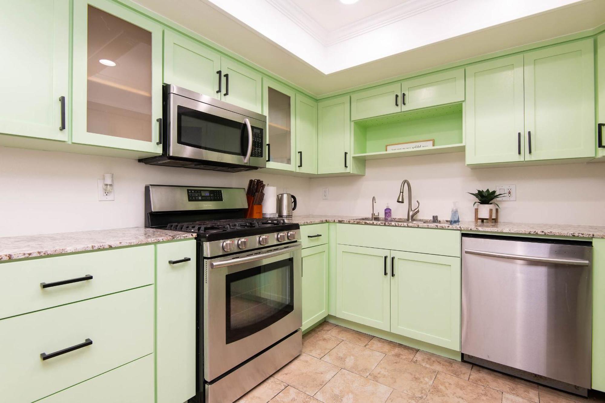 Spacious 2br/2.5ba + Game Apartment *