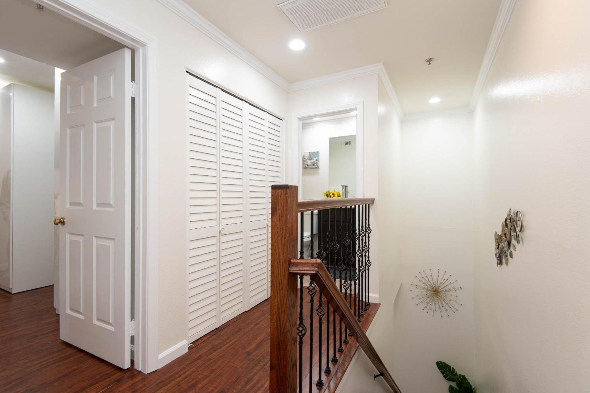 Apartment Spacious 2br/2.5ba + Game Glendale
